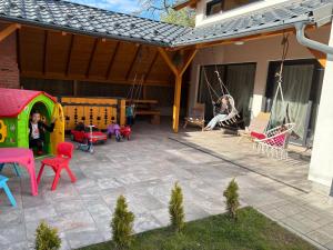 CASA COCA - La 100 m de Strandul Arinis si 200m de CENTRU - Gura Humorului