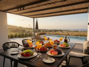 Faragas Hill Oasis Villa