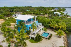 Grand Sunset Decks Luxury Home on the Lagoon