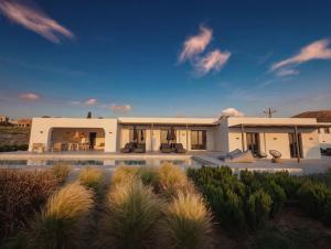 Faragas Hill Harmony Villa