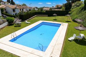 Sunny Tranquility With Pool - Happy Rentals