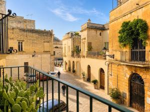MADALU Charm with a Balcony in the Historic Center