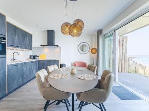 Marina Stay with Dual Terraces