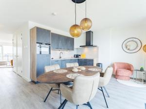 Marina Stay with Dual Terraces