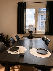 Design Apartment 6 am Titisee mit Kamin, E-Ladestation, Balkon, Top Lage