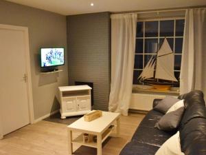 Bungalow in Zeeland near the Beach