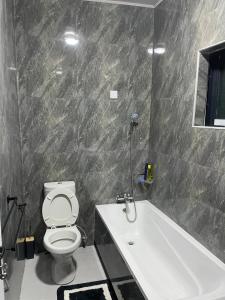 Luxury-1BR Near-Airport-Backup Power-Fast WI-FI