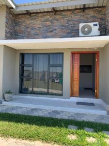 Luxury-1BR Near-Airport-Backup Power-Fast WI-FI