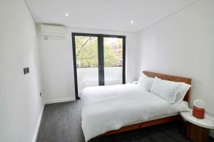 New, 4th Floor, 2 bed up to 6ppl Flat, Waterloo