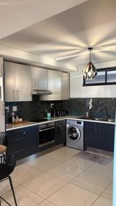 Finagaello 3 bedrooms-Self catering at 77 on Independence