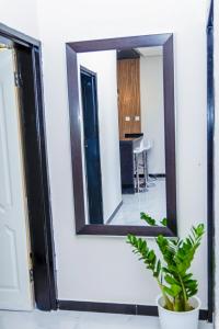Luxury-1BR Near-Airport-Backup Power-Fast WI-FI