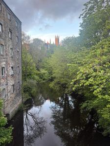 Charming Old Schoolhouse Apartment in Dean Village