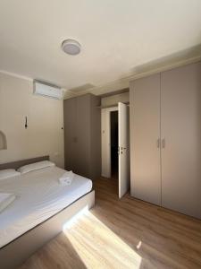 Elisa House 3
