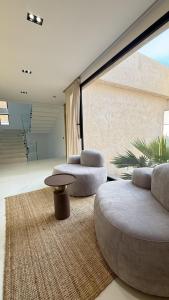 Modern Villa in Marrakesh - 5 Suites & Pool