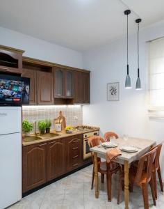 E Apartment