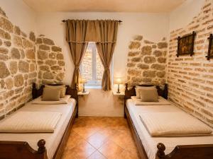 Heart of old town,Private garden ,Stunning View, Free Wi-Fi