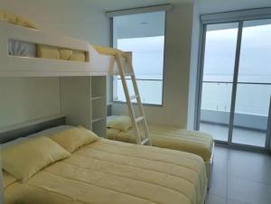Grand Diamond Beach, 7 pax, 2 bathrooms, terrace view