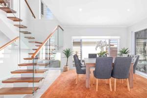 Luxury Family Retreat on the Esplanade - Lock Off