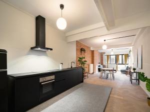 3BR Apartment Central Station Area