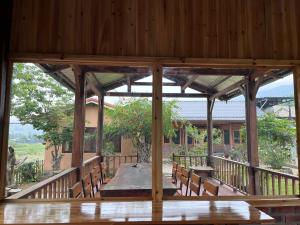 Zay Riverside House