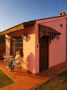 Habitación ATARDECER con baño privado y heladera en complejo El Solcito, a dos cuadras de la Laguna de Chascomús