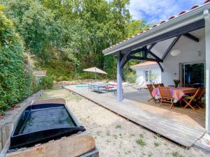 Villa proche lac avec piscine chauffée - FR-1-831-20