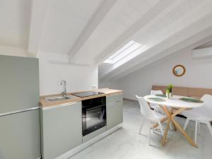 Attic studio, with air conditioning img2