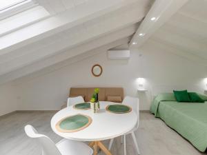 Attic studio, with air conditioning img11