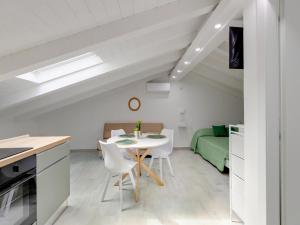Attic studio, with air conditioning img13