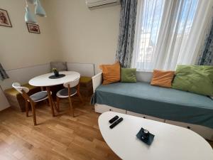 Sea Vibes - Modern Apartment Near the Beach & City Center, Burgas