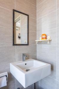 Midhills Genting by Manhattan