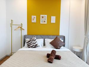 B2361 l Near KLCC l MRT l Penthouse l 15 Pax