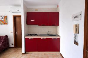 Three room apartment near the beach and the center