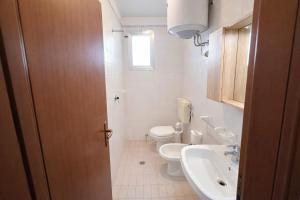 Three room apartment near the beach and the center