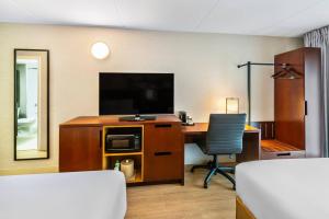 Comfort Inn East