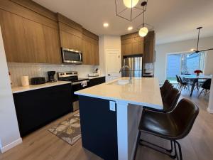 Beautiful New House in Alpine Park, Calgary