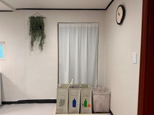 Dongmyo Market, Dongdaemun, Naksan Park 2 Restrooms 4 Queen Beds Free Luggage Storage