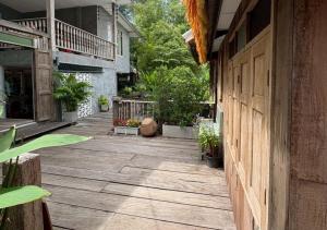 Amphawa Hideaway