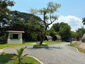 R Farm