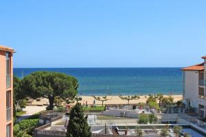Appartement lumineux avec vue mer à 100m de la plage