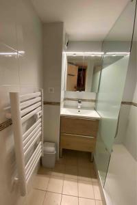 Appartement lumineux avec vue mer à 100m de la plage