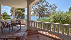Apartman Ana Pag by Villas Guide