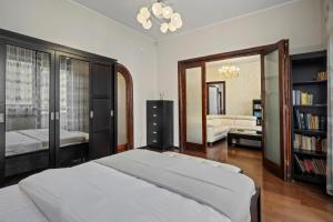 Regal 3Bdr Apartament