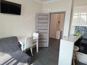 32-2 one-bedroom apartment