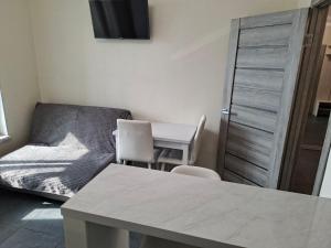 32-2 one-bedroom apartment