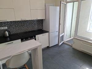 32-2 one-bedroom apartment