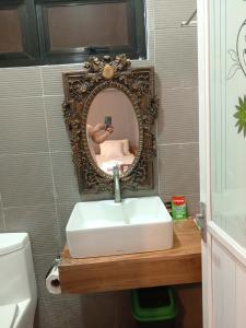 Yanas Place