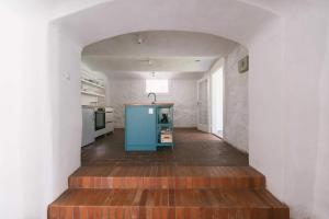 Rabi Lodge - Design Stay in Former Synagogue