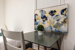 Studio - Sleeps 2 - Paid Parking - Central - WiFi