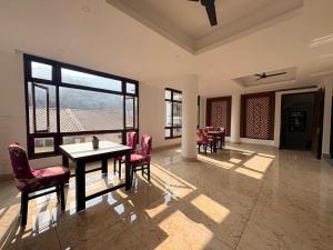 Hotel B Wings